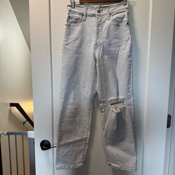 Levi's Ribcage Straight Ankle Jean Light Wash Distress High Waist Button Fly 26 - Picture 1 of 9